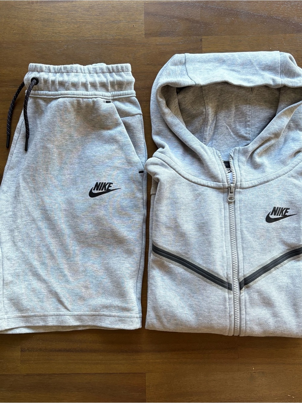 Nike Tech Fleece Bundle Big Kids' Full-Zip Hoodie and Shorts Grey L